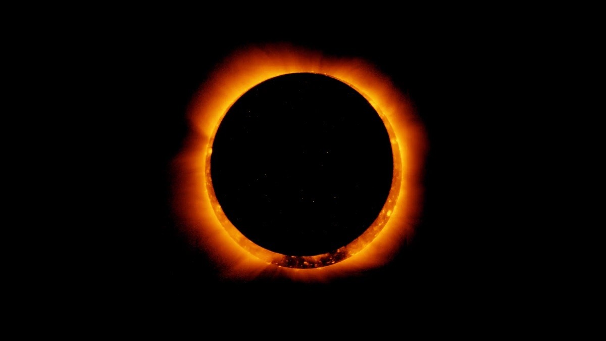 सूर्यग्रहण का अद्भुत दृश्य, Ring of Fire आसमान में