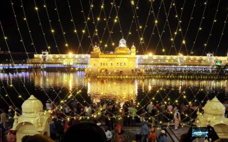 सीएम भगवंत मान ने बंदी छोड़ दिवस और दिवाली पर स्वर्ण मंदिर को रोशन किया