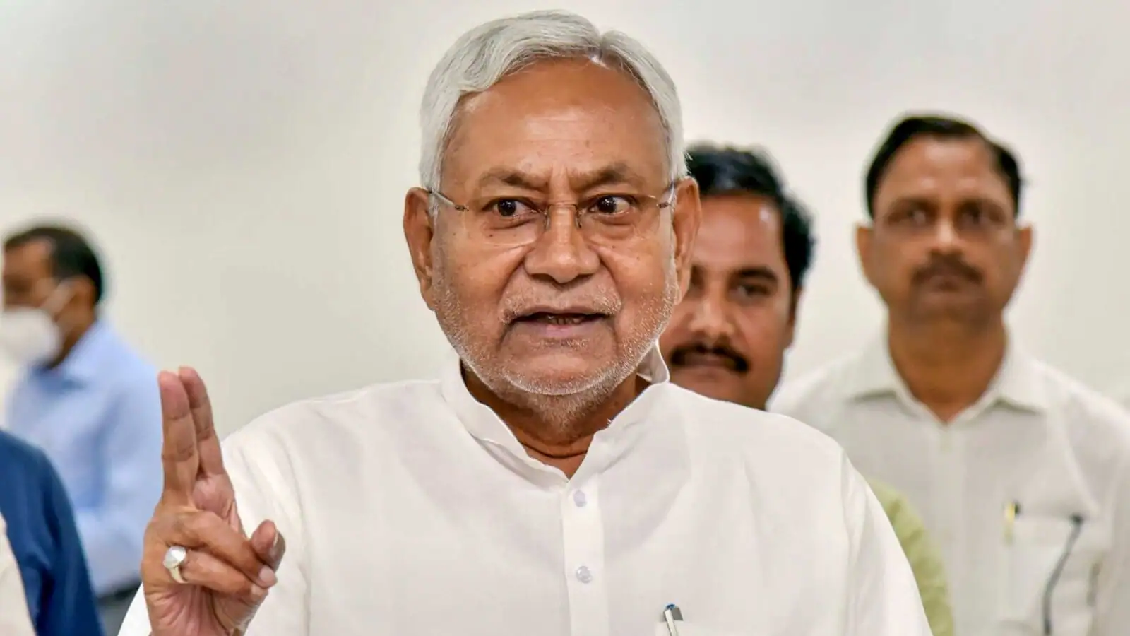 क्या CM Nitish Kumar प्रधानमंत्री मोदी के खिलाफ इस तरह तैयारी कर रहे हैं, पहले वाराणसी में रैली करके फिर दिल्ली में मंथन करके?