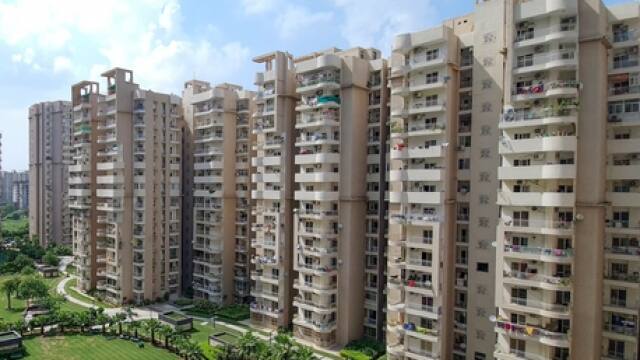 Noida Flats: सरकार ने लाखों लोगों को बड़ी खुशखबरी दी, नोएडा में 90 दिनों में घरों की रजिस्ट्री करनी होगी