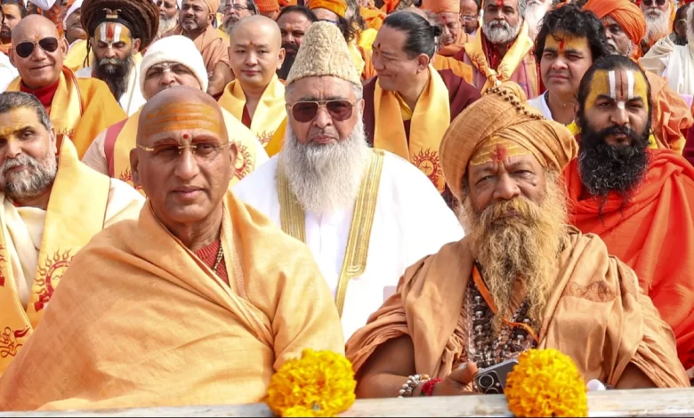 रामा मंदिर जाने पर इमाम के खिलाफ फतवा जारी: कौन है इमाम उमेर अहमद?