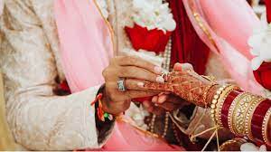 Marriage Tips: यदि आप चट मंगनी पट ब्याह करना चाहते हैं तो यह चूड़ी से जुड़ा उपाय जरूर करें, आपको जल्द ही लाभ मिलेगा।