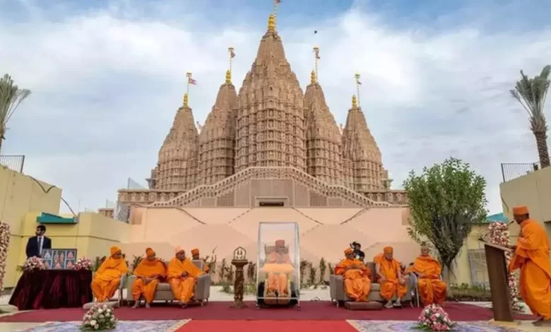 Abu Dhabi First Hindu Mandir: प्रधानमंत्री नरेंद्र मोदी कल अबू धाबी में पहले हिन्दू मंदिर का उद्घाटन करके संयुक्‍त अरब अमीरात की दो-दिवसीय यात्रा पर रवाना होंगे।