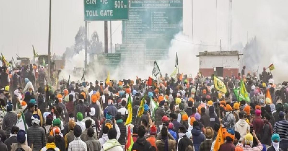 किसान आंदोलन 2.0: किसानों ने आंसू गैस छोड़ने का बड़ा कदम उठाया, रेलवे ट्रैक अब बंद