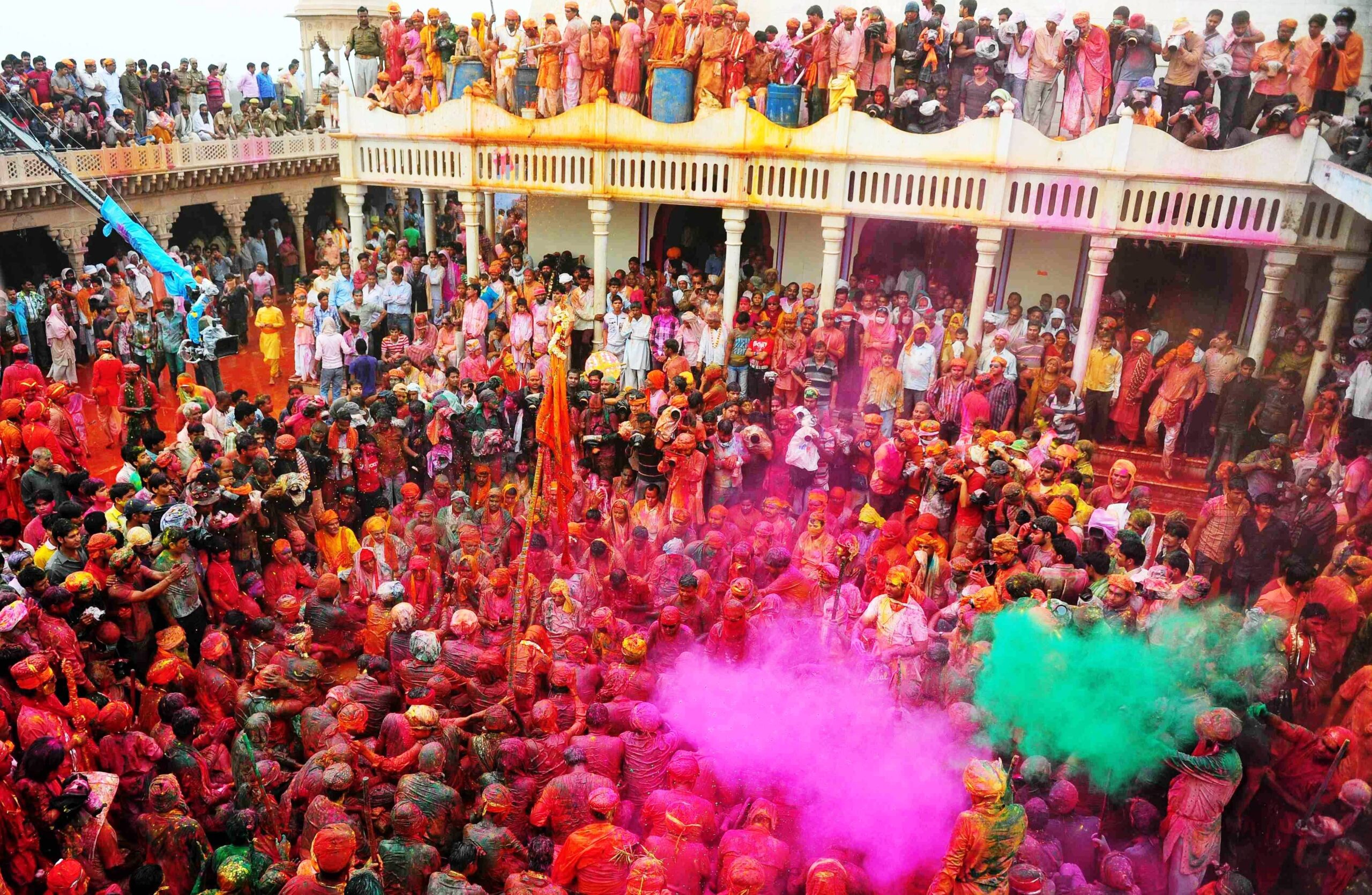 Holi festival in Rajasthan: 19 मार्च से राजस्थान में 'Braj Holi Festival' शुरू होगा, जो मथुरा-वृंदावन की तरह शानदार होगा।