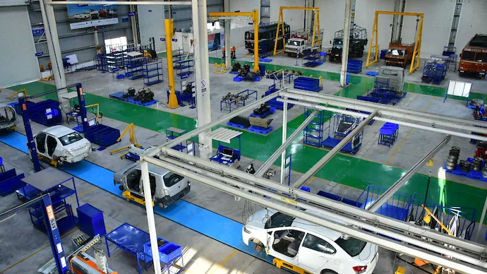 Tata Motors ने दिल्ली में पांचवीं रजिस्टर्ड ऑटो रिसाइकल फैक्ट्री शुरू की, जहां हर साल 18 हजार कारें रिसाइकल की जाएंगी।