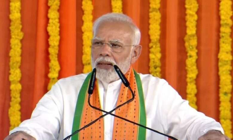 प्रधानमंत्री नरेंद्र मोदी ने प्रतापगढ़ में अपनी रैली में कहा, "दस साल पहले जो असंभव लगता था आज संभव हुआ।"