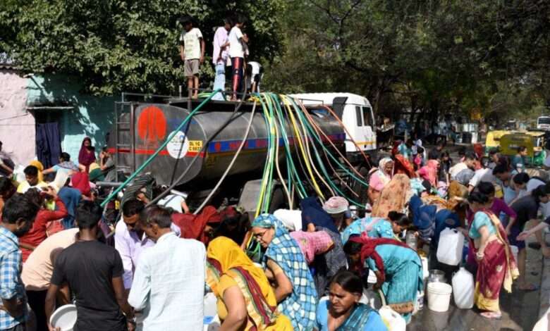 Delhi Water Crisis: दिल्ली के किन हिस्सों में है पानी की कमी और सरकार ने क्या कदम उठाए हैं?