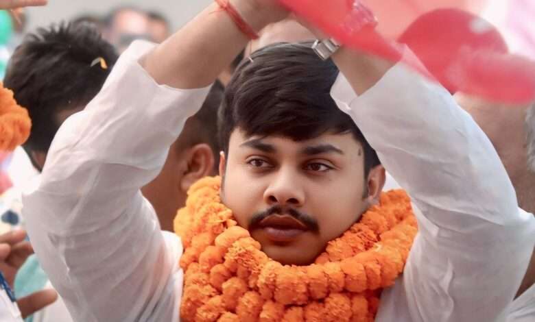 Nominations for Akash Prasad Singh: आकाश प्रसाद सिंह ने महाराजगंज सीट से नामांकन भरा, किया ये बड़ा दावा