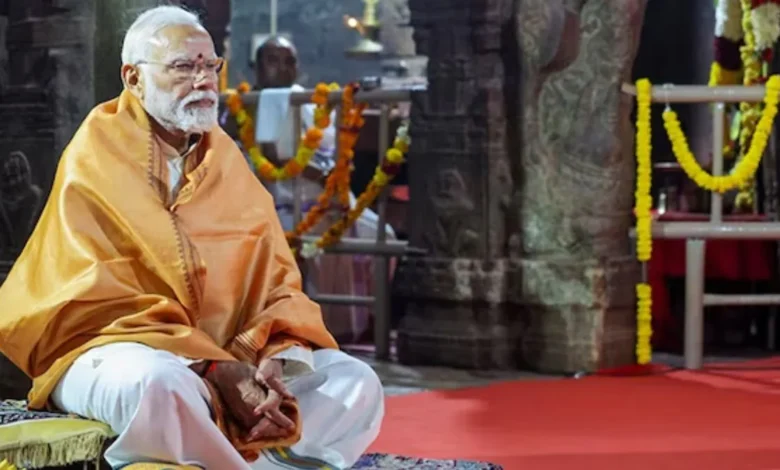 UP Politics: पीएम मोदी की साधना पर बोले सीएम योगी- 'आपका समर्थन और समर्पण ही आपकी ताकत'हैं