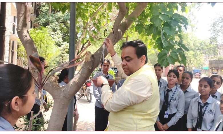 तकनीकी शिक्षा विभाग के प्रमुख शासन सचिव ने बांधे राजकीय महिला पॉलिटेक्निक महाविद्यालय में परिंडे