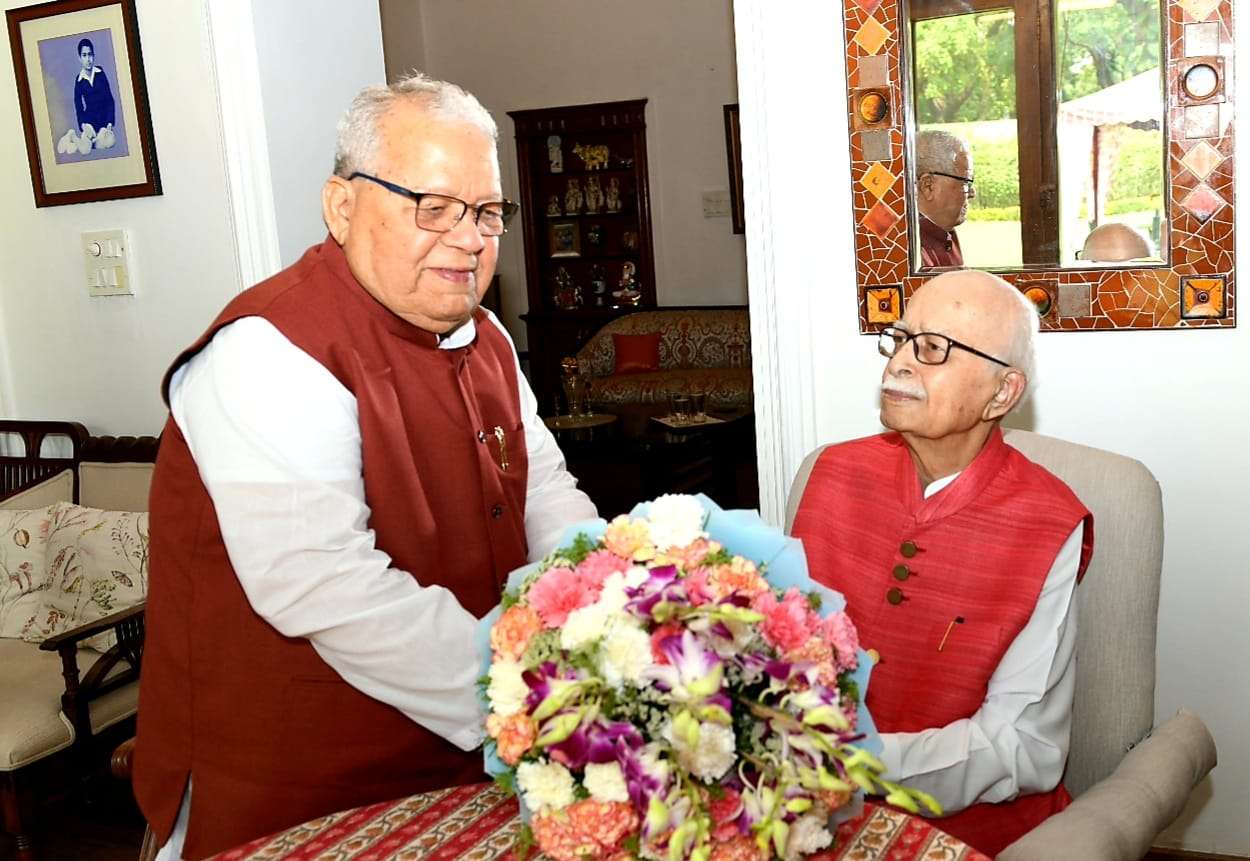 राज्यपाल श्री कलराज मिश्र ने पूर्व उप प्रधानमंत्री भारत रत्न श्री लालकृष्ण आडवाणी से मुलाकात की