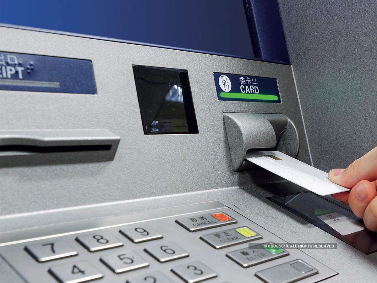 ATM Charges: एटीएम से पैसे निकालने की लागत बढ़ने वाली है, क्योंकि ऑपरेटर शुल्क में वृद्धि की मांग कर रहे हैं।