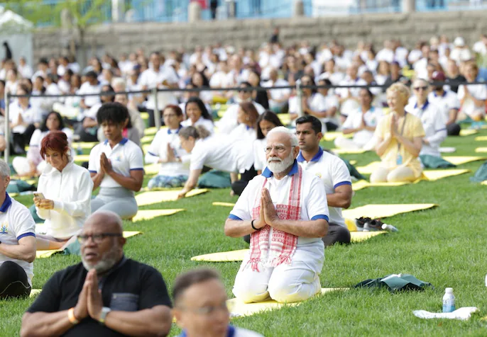 प्रधानमंत्री श्री नरेन्द्र मोदी ने सभी देशवासियों से योग को अपने जीवन का अभिन्न अंग बनाने का आग्रह किया