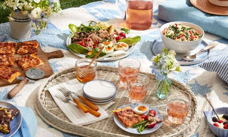 International Picnic Day 2024: पिकनिक पर इन यमी डिशेज को साथ लेकर जाएं: बच्चों से लेकर बुजुर्गों तक सभी को पसंद आएंगे