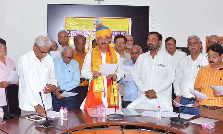 डॉ. प्रेेमचन्द बैरवा: राजस्थान पैंशनर्स समाज की सचिवालय उप शाखा की कार्यकारिणी को उपमुख्यमंत्री ने दिलायी शपथ