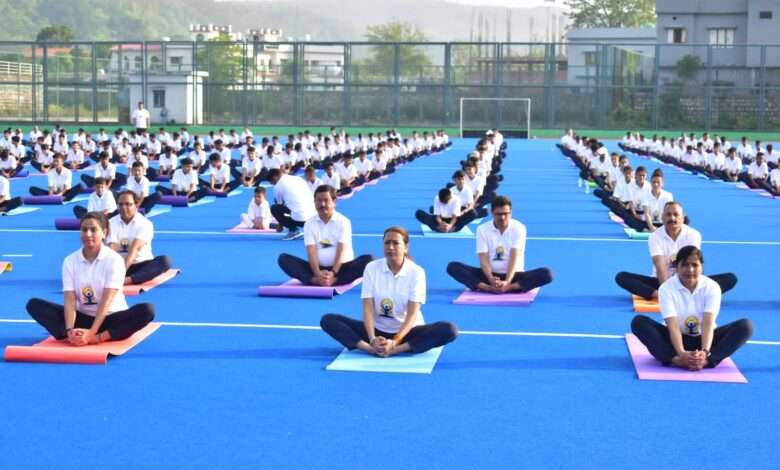 विधि कार्य विभाग ने 10वें अंतर्राष्ट्रीय योग दिवस के अवसर पर योग और ध्यान सत्र का आयोजन किया