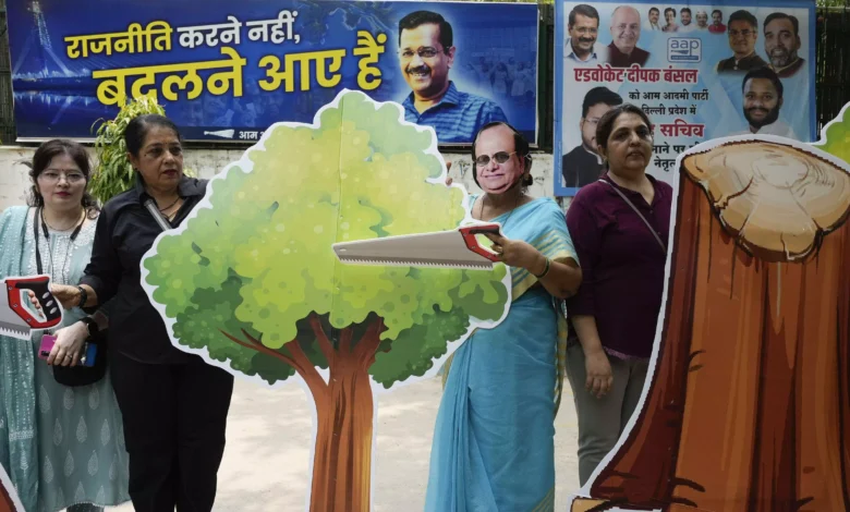 AAP Protest: दिल्ली में LG द्वारा सैकड़ों पेड़ काटे जाने के खिलाफ AAP का प्रदर्शन, लगाए ये आरोप
