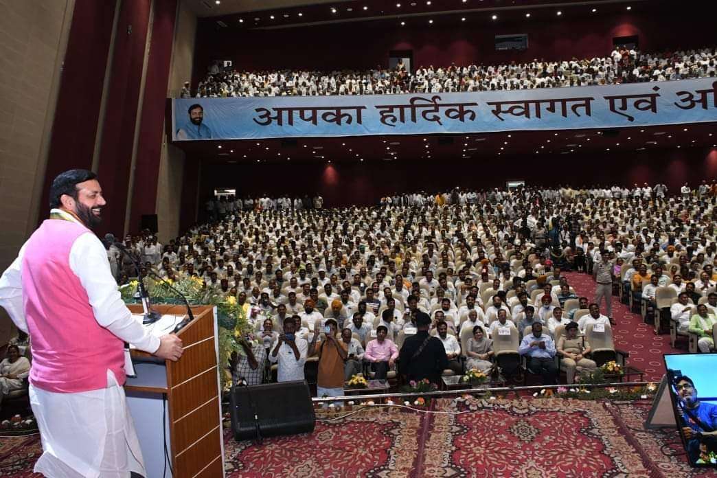 CM Nayab Saini: सरपंचों के लिए खुशखबरी, अब 5000 रुपये मानदेय मिलेगा इस राज्य में; पंचों का भी वेतन बढ़ा