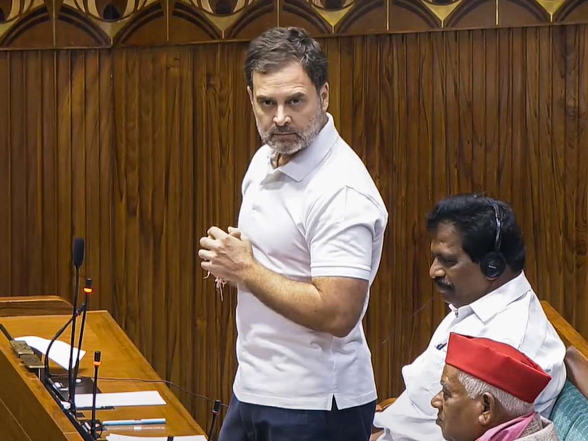 Parliament Season 2024 के दौरान हिंदू धर्म को लेकर राहुल गांधी द्वारा दिए गए बयान से संत समाज में काफी आक्रोश है।