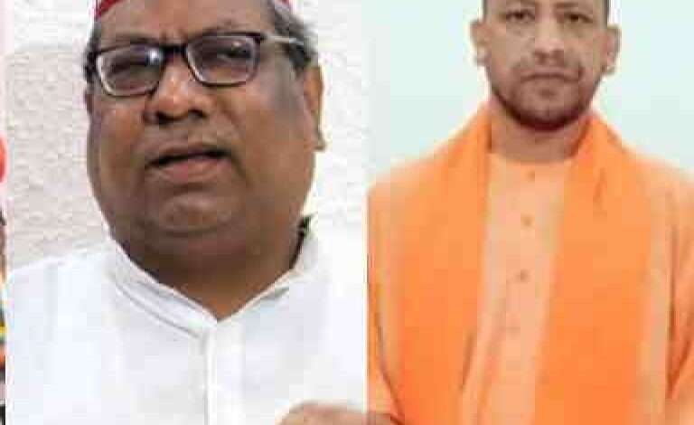 Sanjay Nishad Met CM Yogi Adityanath: यूपी में नहीं थम रही अफसरों की शिकायतें, संजय निषाद ने सीएम योगी से की एसपी की शिकायत