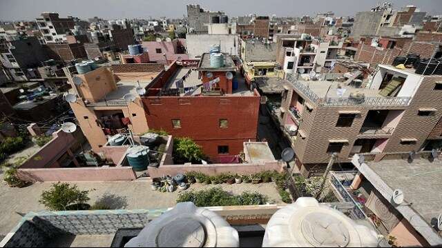 Lal Dora Property: लाल डोरा क्षेत्र में रहने वालों के लिए खुशखबरी, अब वे जमीन की रजिस्ट्री करवा सकेंगे। क्या लाभ मिलेंगे?