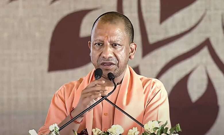 Yogi Adityanath ने वादा किया कि कुकरैल नदी के किनारे कोई घर नहीं गिराया जाएगा।