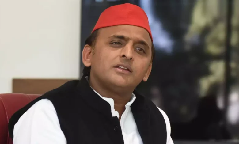 Akhilesh Yadav: 'अच्छी तो पुरानी संसद थी', Akhilesh Yadav ने वीडियो शेयर करते हुए कहा कि नई संसद की छत से बारिश में पानी टपक रहा है।