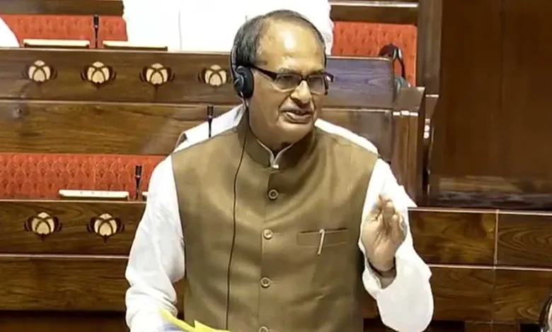 UP News: उनकी बात मैं ही नहीं समझा, किसान क्या समझेंगे; शिवराज चौहान से SP सांसद ने कहा