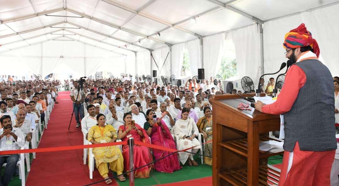 हरियाणा CM Nayab Saini ने नामदेव धर्मशालाओं के लिए विभिन्न स्थानों पर 31 लाख रुपये देने की घोषणा की।