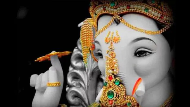 Vastu Tips: घर में सुख-समृद्धि लाने के लिए गणपति की मूर्ति लगाते समय इन बातों का ध्यान जरूर रखें।