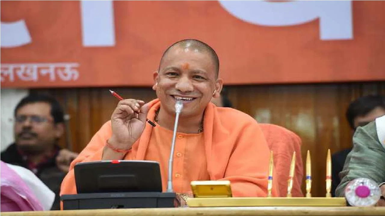 CM Yogi: विधानसभा में सीएम योगी ने मंत्री सुरेश खन्ना को देखकर क्या कहा? पूरे सदन में लग गए ठहाके