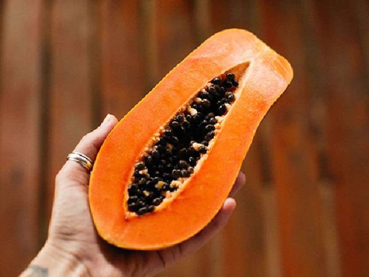 Papaya Benefits: 30 साल की उम्र पार कर चुकी महिलाओं के लिए पपीता अमृत समान है: जानें ढलती उम्र में इसका सेवन क्यों फायदेमंद है?