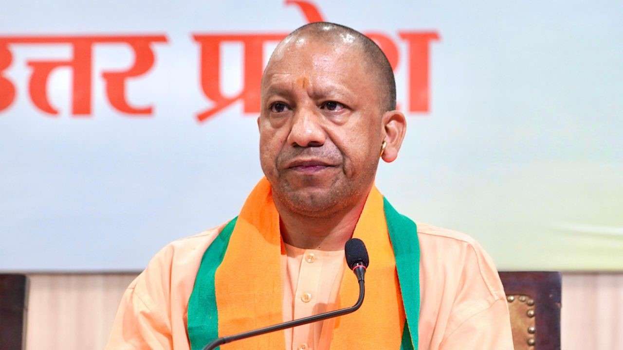 बांग्लादेशी हिंदुओं पर CM Yogi ने कहा, "पाकिस्तान का भारत में विलय होगा या फिर हमेशा के लिए खत्म होगा।"