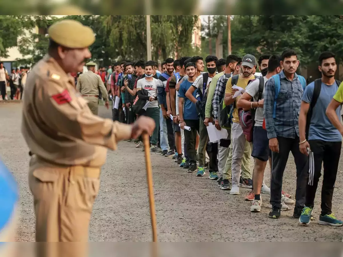 UP School Closed: यूपी के इस जिले में आज से 12वीं तक स्कूल चार दिन बंद रहेंगे, डीएम ने आदेश जारी किया