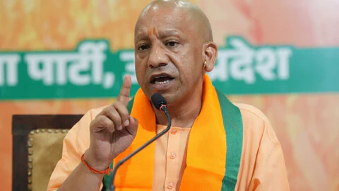 CM Yogi Adityanath: अनुच्छेद-370 और 35A को वापस..योगी का कांग्रेस-नेशनल कॉन्फ्रेंस गठबंधन पर हमला