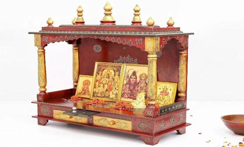 Vastu Tips: घर में मंदिर बनाने का वास्तु क्या होना चाहिए? जानें नियम