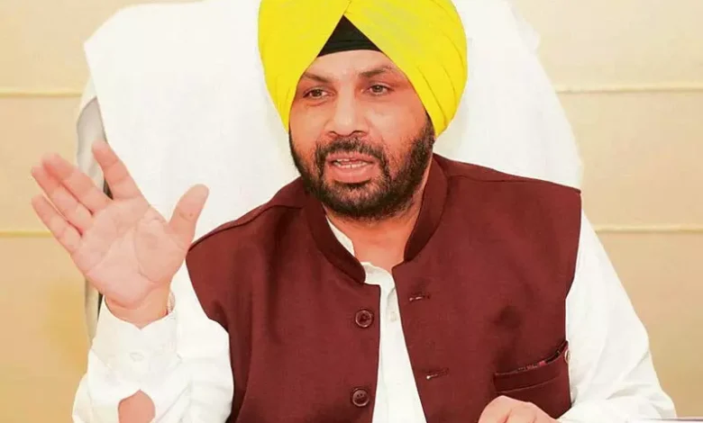 Punjab News: बिजली मंत्री ने PSPCL अधिकारियों को स्पष्ट निर्देश दिया कि अगर बिजली चोरी की जाती है, तो सख्त कार्रवाई होगी।