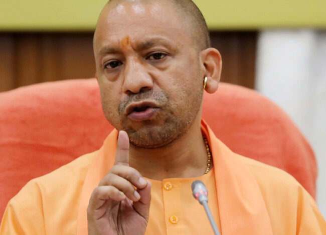 CM Yogi Adityanath ने जनपद मीरजापुर के विकास से सम्बन्धित लगभग 765 करोड़ रु0 लागत की 127 परियोजनाओं का लोकार्पण एवं शिलान्यास किया