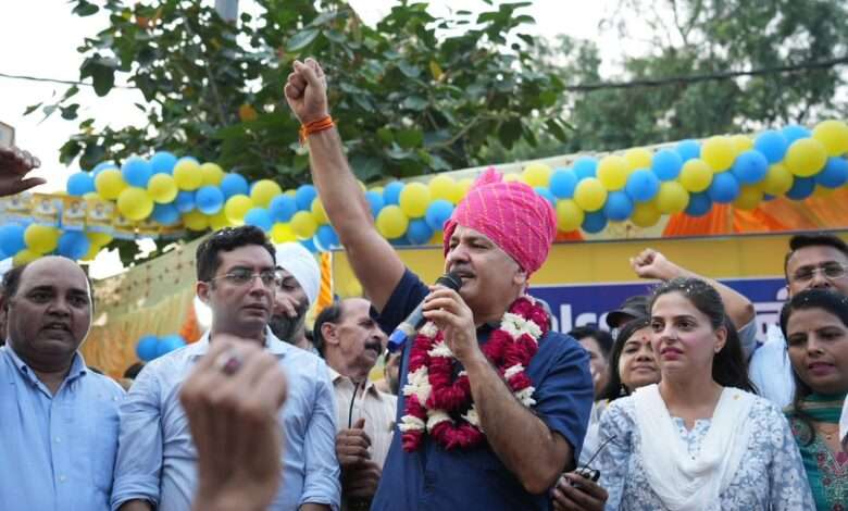 Manish Sisodia: AAP को चुनावों में कितनी सीटें मिल जाएंगी? जेल से निकल दिल्ली नाप रहे सिसोदिया ने बताया अनुमान