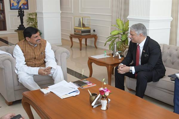 CM Dr. Yadav से ब्रिटिश डिप्टी हाई कमिश्नर श्री कंग ने की भेंट