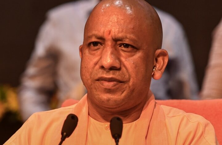 CM Yogi Adityanath ने उ0प्र0 राज्य महिला आयोग की पदाधिकारियों के साथ बैठक में आयोग के गठन के उद्देश्यों, दायित्वों, अधिकारों पर चर्चा की