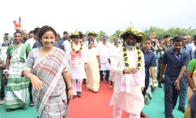 CM Hemant Soren गिरिडीह जिला के गाण्डेय प्रखंड अंतर्गत कैलुडीह मैदान में आयोजित "आपकी योजना-आपकी सरकार-आपके द्वार" कार्यक्रम में सम्मिलित  हुए