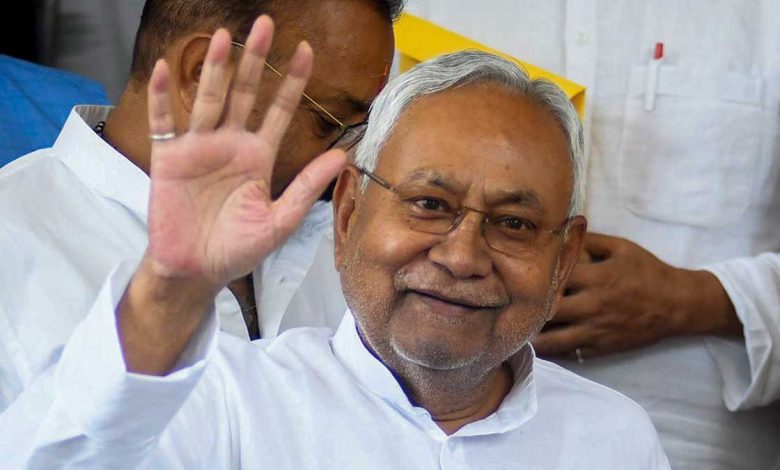 CM Nitish Kumar ने 38 राजमार्ग गष्ती वाहनों का किया लोकार्पण, हरी झंडी दिखाकर किया रवाना