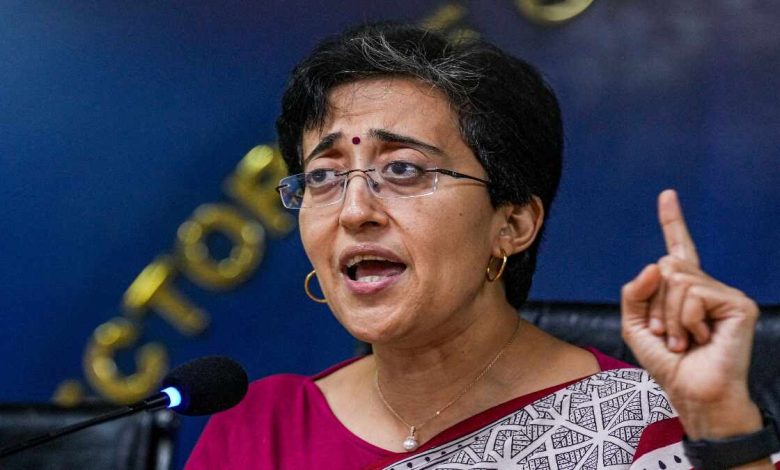 दिल्ली की CM Atishi ने विधानसभा में लंबित 12 कैग रिपोर्ट सदन में रखने को कहा