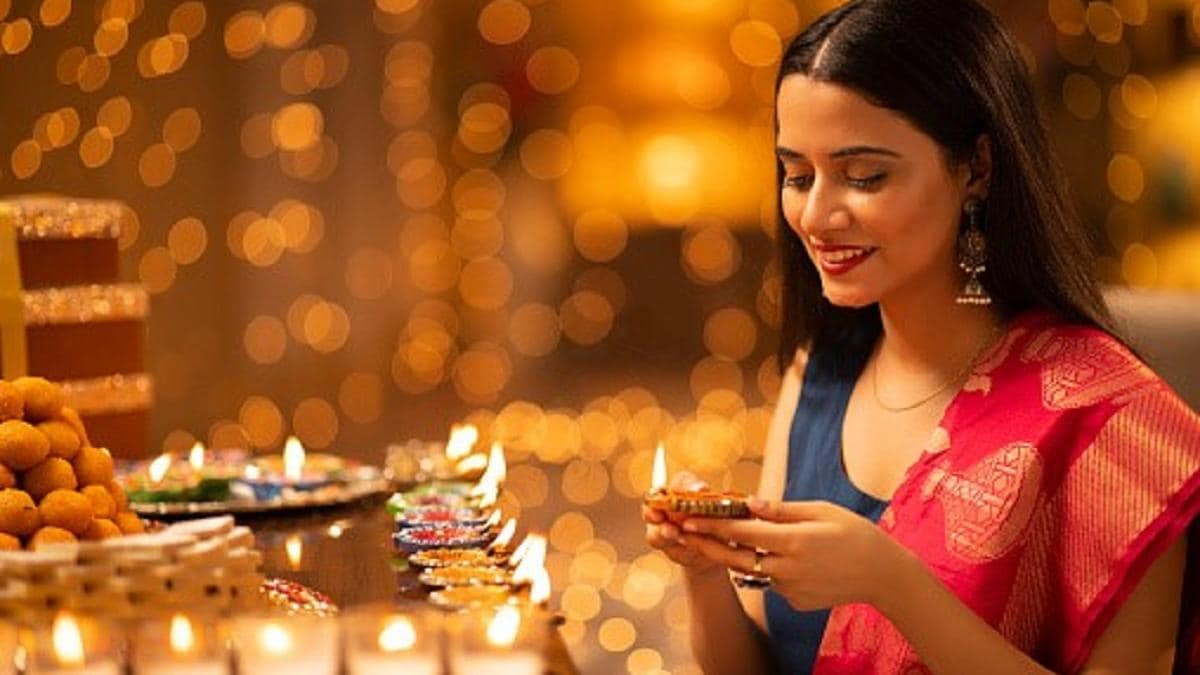 क्या आप भी Diwali पर धनवान होना चाहते हैं? अंतरराष्ट्रीय ज्योतिषी से खरीददारी का बेहतरीन समय पता लगाएं!