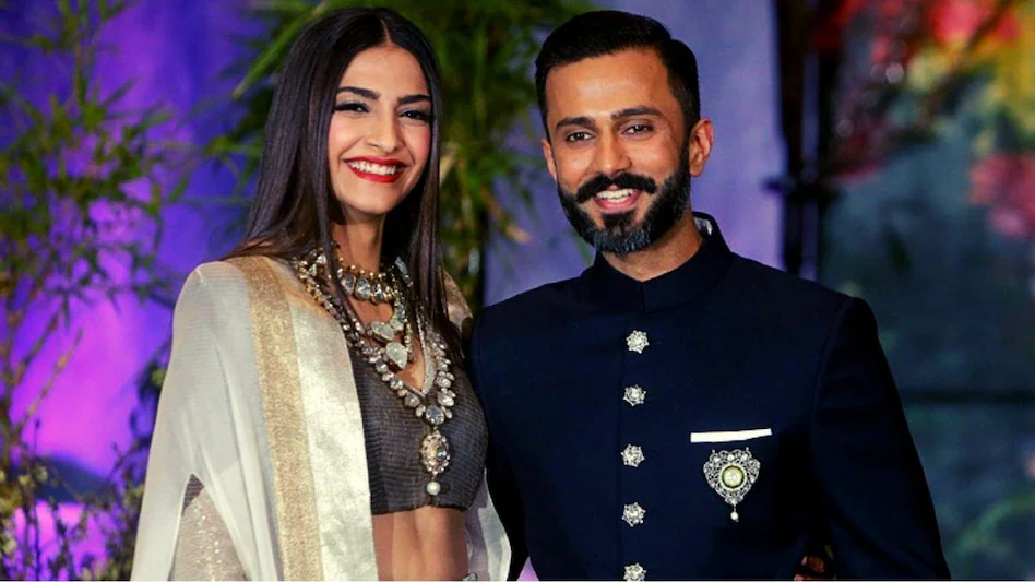 Sonam Kapoor-Anand Ahuja ने "भगोड़े" नामक आइकॉनिक  म्यूजिक स्टोर खरीद लिया, नीरव मोदी के "रिदम" की कीमत जान उड़ जाएंगे होश