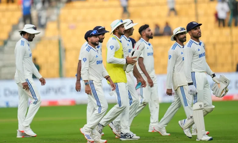 IND vs NZ दूसरा दिन: टीम इंडिया का दूसरा दिन बुरा रहा, पहले सैंटनर और फिर कप्तान ने जले पर नमक डाला