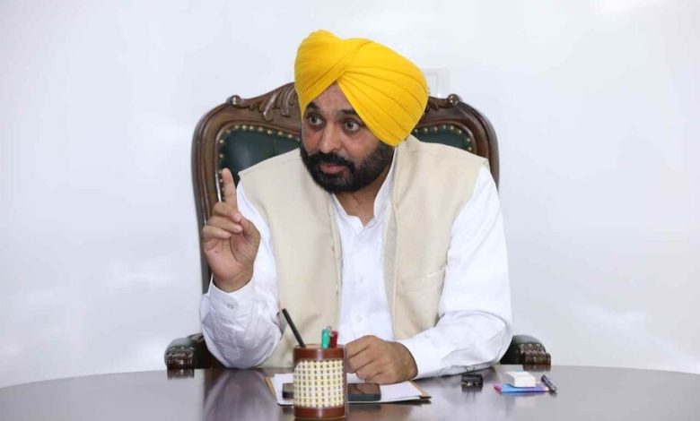 CM Bhagwant Mann: तख्त साहिब की अथॉरिटी को कमजोर करने वालों के खिलाफ सख्त कार्रवाई करेंगे