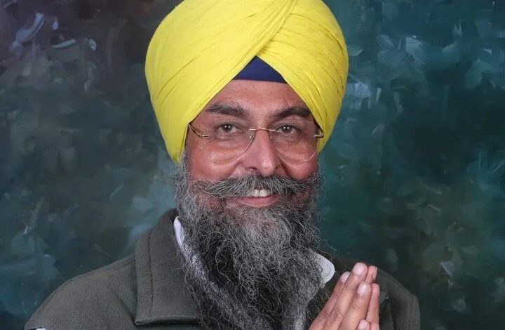 Kultar Singh Sandhwa ने पंचायत चुनाव में वोट डाला